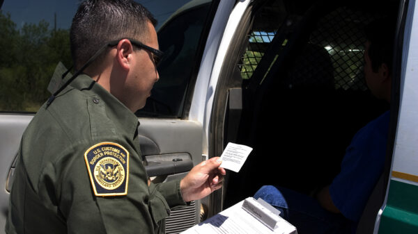 CBP_Border_Patrol_agent_reads_the_Miranda_rights.jpg