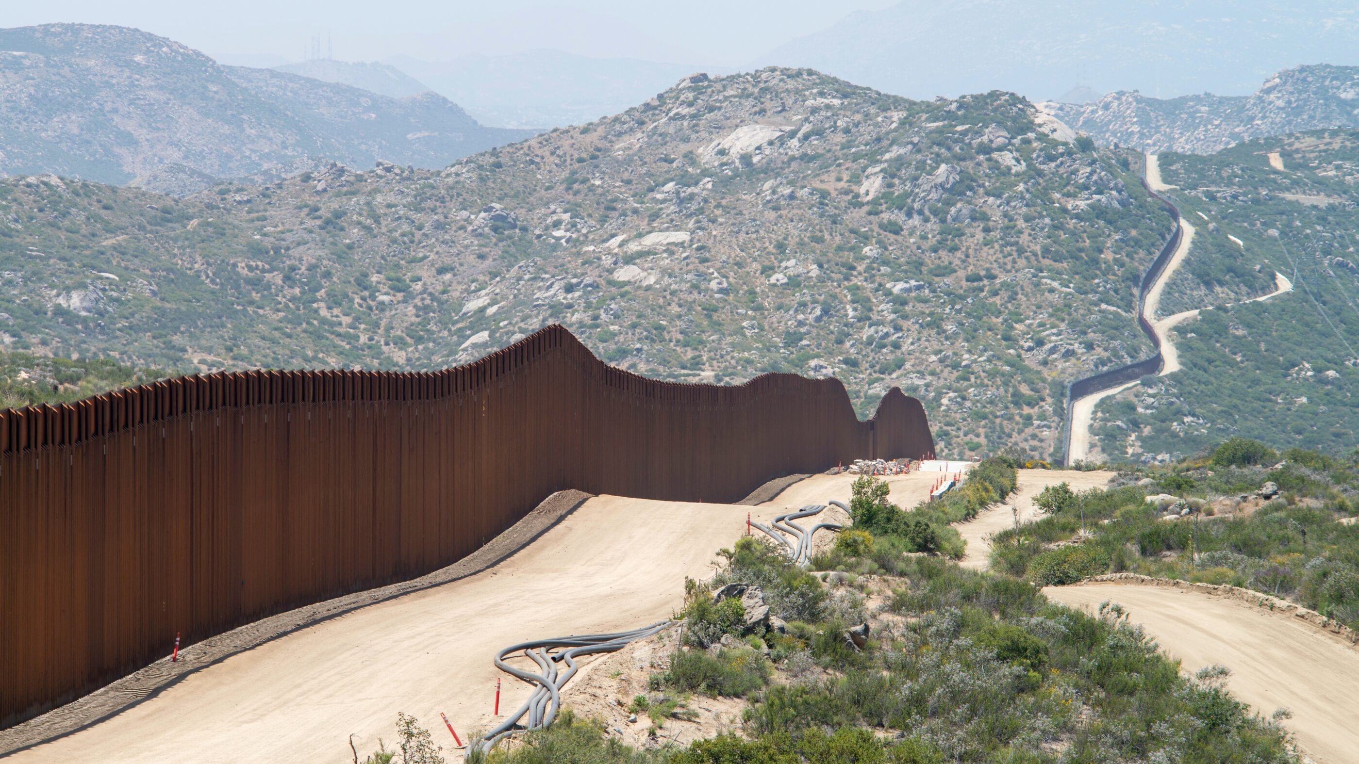 photo of southern border wall