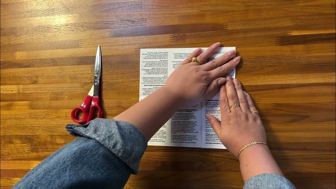 Tutorial: How to fold the "Know Your Rights" Zine