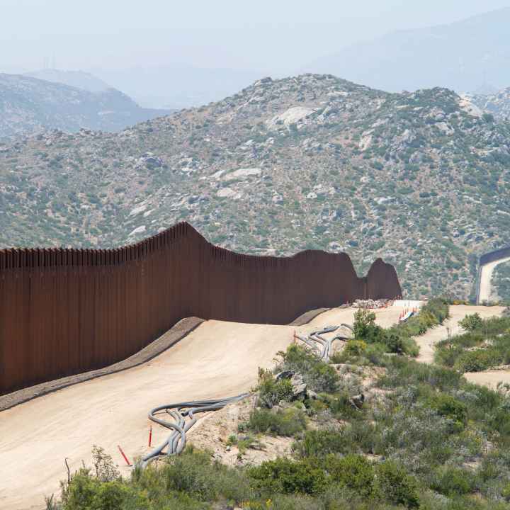 photo of southern border wall 